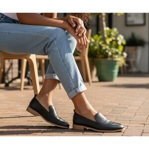 Susina Keller Lea Black Leather Loafer 7 – Minimalist, Preppy, Casual